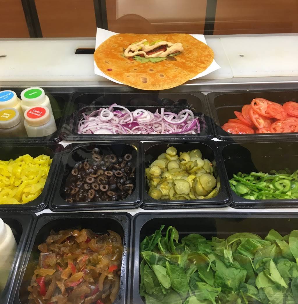 Subway Restaurants | restaurant | 250 10th Ave, New York, NY 10001, USA | 2126755925 OR +1 212-675-5925