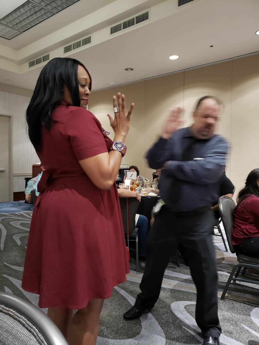 The Dinner Detective Murder Mystery Show | restaurant | 400 Dallas St, Houston, TX 77002, USA | 8664960535 OR +1 866-496-0535