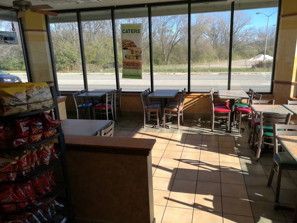 Subway Restaurants | restaurant | 2302 Green Bay Rd, North Chicago, IL 60064, USA | 8474730006 OR +1 847-473-0006