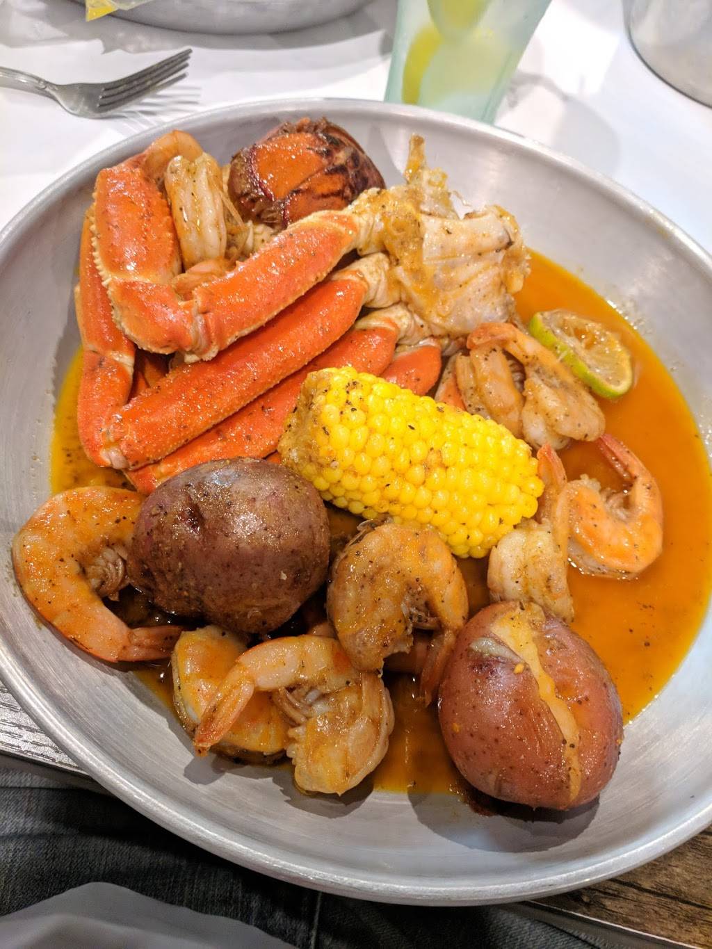 The Juicy Seafood | restaurant | 1404 Boston Rd, Springfield, MA 01119, USA | 4132098941 OR +1 413-209-8941