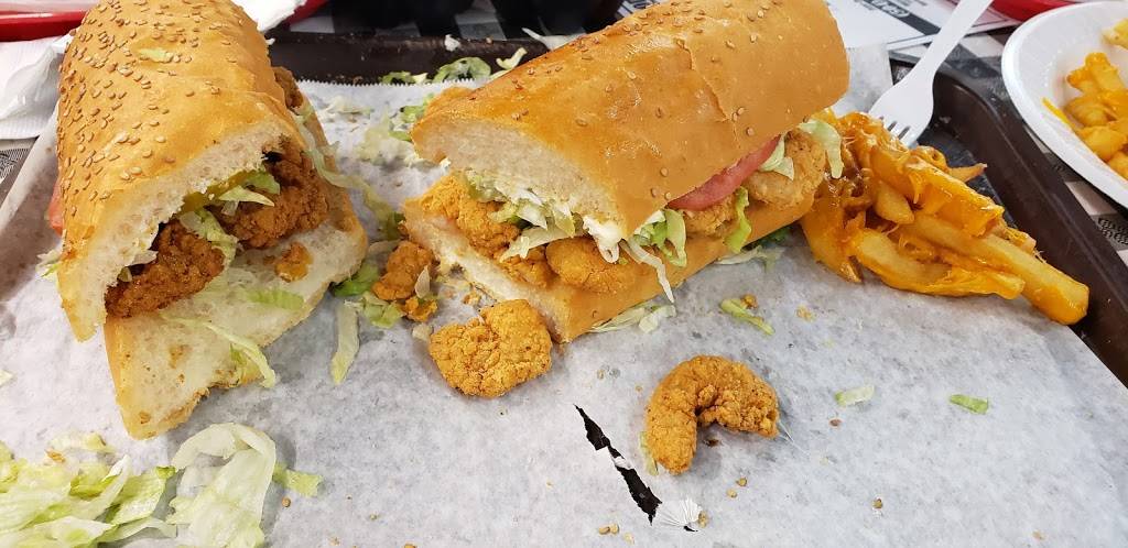 Red Wagon Poboys | restaurant | 6611 Jefferson Hwy, Harahan, LA 70123, USA | 5047373610 OR +1 504-737-3610