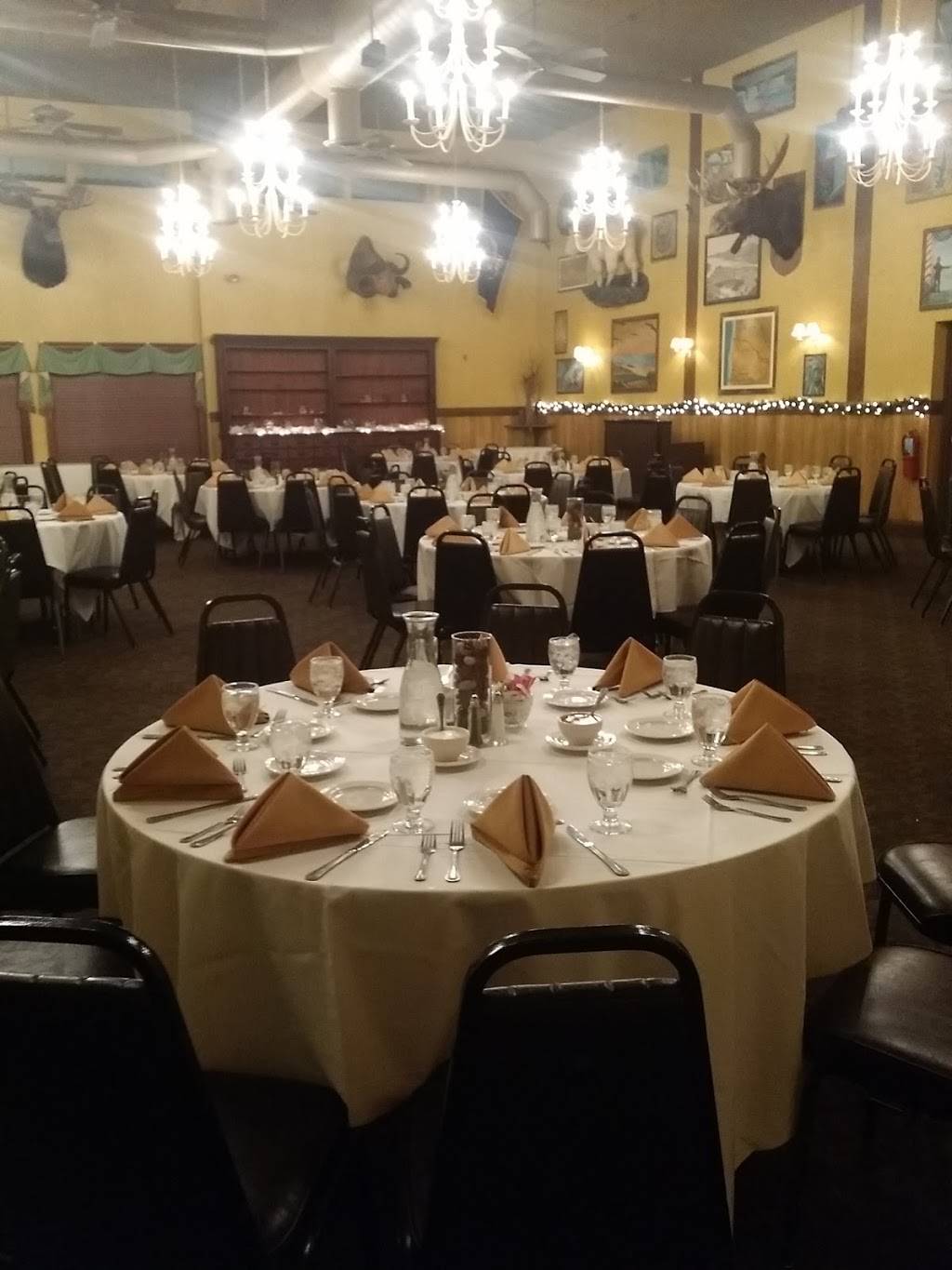 Great American Saloon | restaurant | 20 Dairyland Square, Red Lion, PA 17356, USA | 7172469548 OR +1 717-246-9548