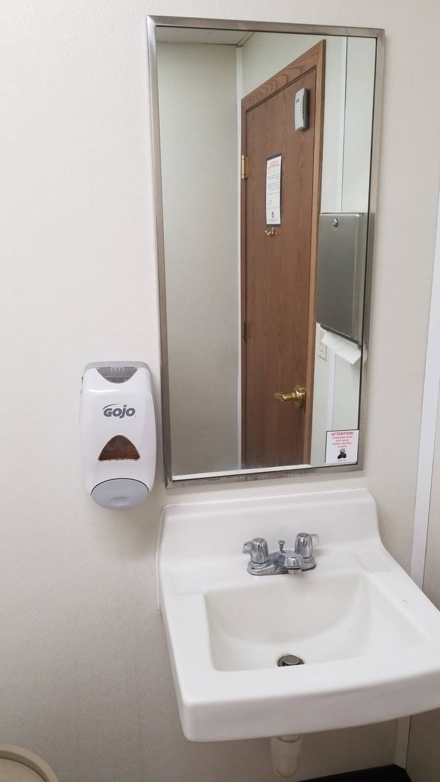 Caseys |  | 241 W Elm St, Waverly, IL 62692, USA | 2174353700 OR +1 217-435-3700