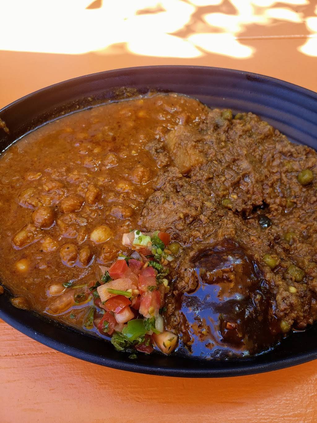 Curry Up Now | restaurant | 1610 R St #130, Sacramento, CA 95811, USA | 9167585243 OR +1 916-758-5243