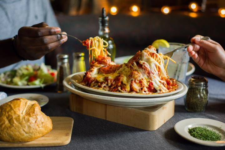 Olive Pit A Pasta House | restaurant | 905 Mineral Wells Ave, Paris, TN 38242, USA | 7316425030 OR +1 731-642-5030