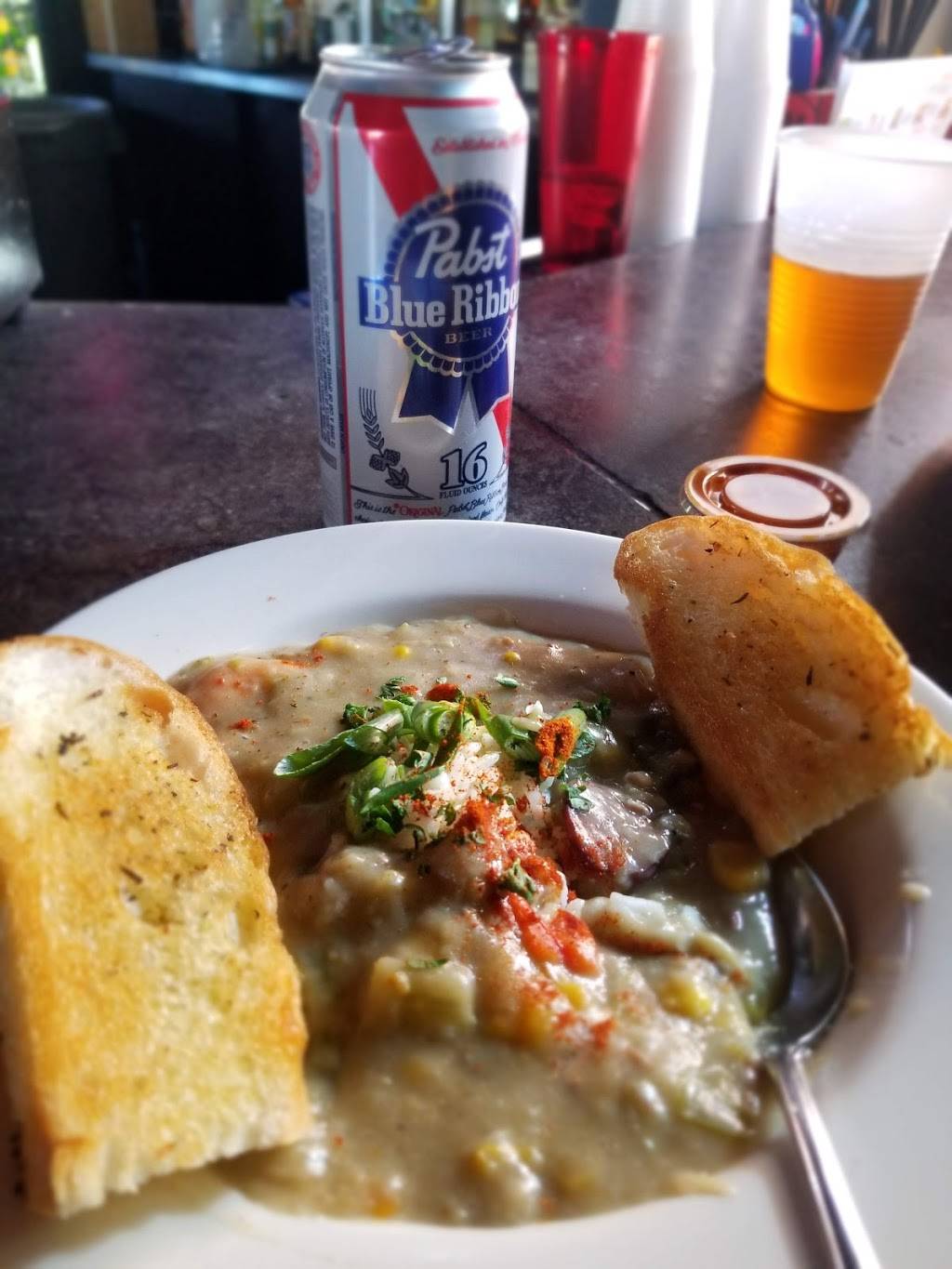 The Hill Bar and Grill | restaurant | 1105 Forest Ave, Knoxville, TN 37916, USA | 8655401011 OR +1 865-540-1011