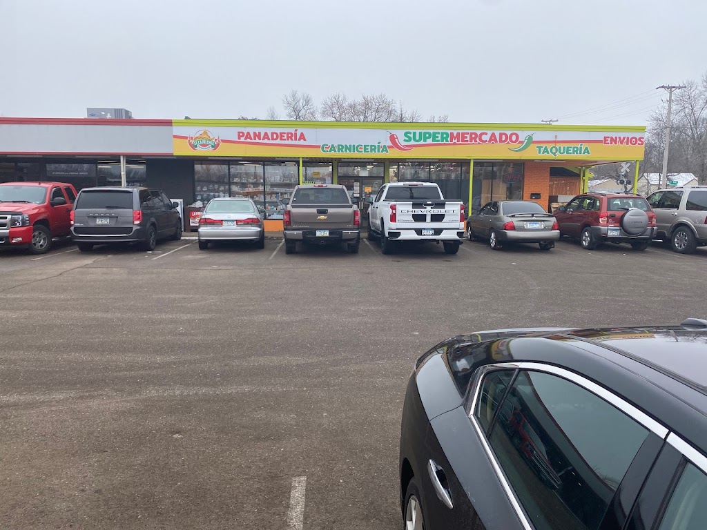 Supermercado El Cajolense | bakery | 810 1st Ave E, Shakopee, MN 55379, USA | 9524458239 OR +1 952-445-8239