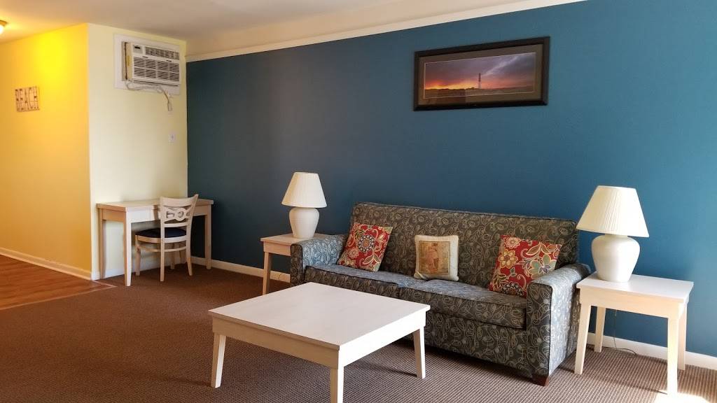 Last Hope Lagoon | restaurant | 126 S Emerson Ave # 1, Montauk, NY 11954, USA | 6316681511 OR +1 631-668-1511