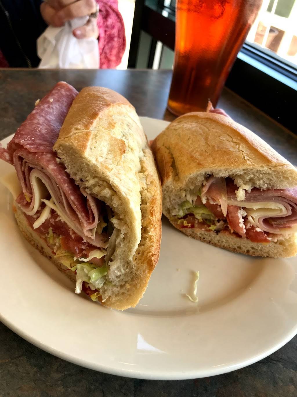 Di Pasquales Harborview, Inc. | restaurant | 500 Harborview Dr, Baltimore, MD 21230, USA | 4439631872 OR +1 443-963-1872