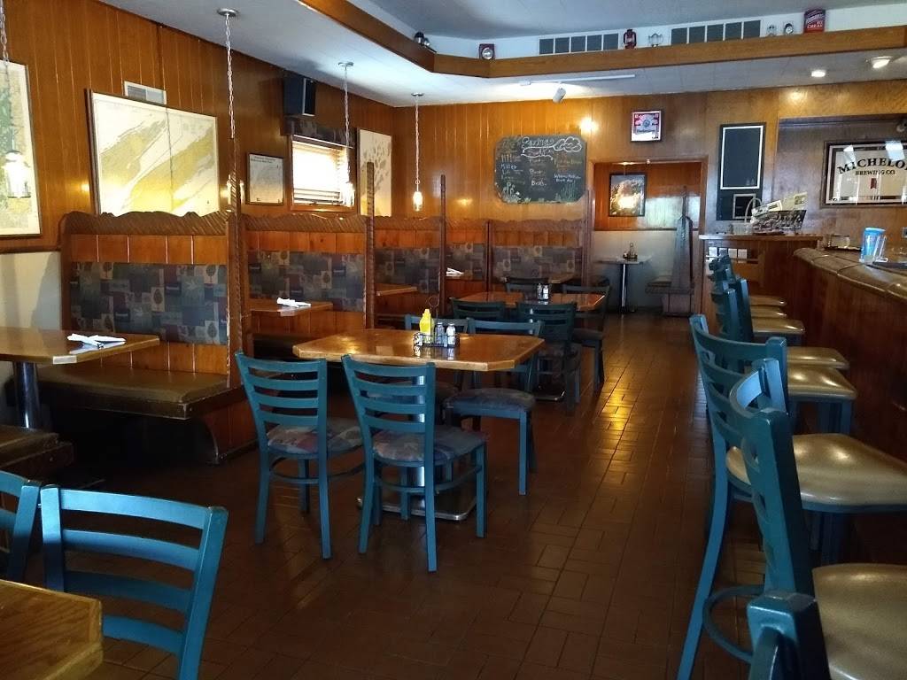 Don & GGs Food and Spirits | restaurant | 1300 E Cloverland Dr, Ironwood, MI 49938, USA | 9069322312 OR +1 906-932-2312