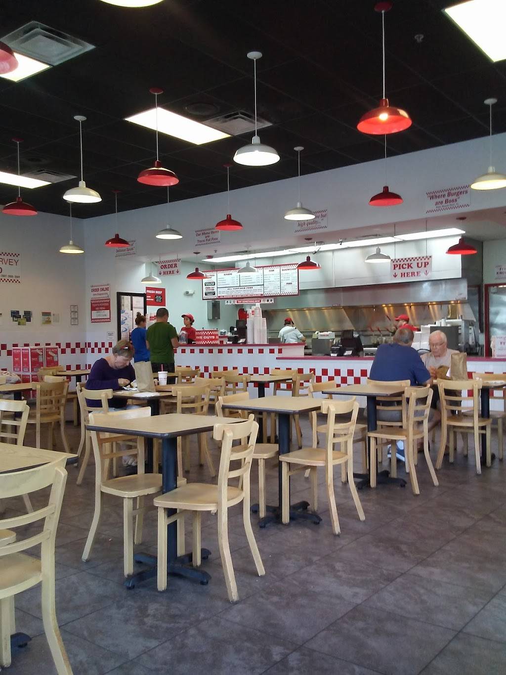 Five Guys | meal takeaway | 586 US-27, Lady Lake, FL 32159, USA | 3525614686 OR +1 352-561-4686