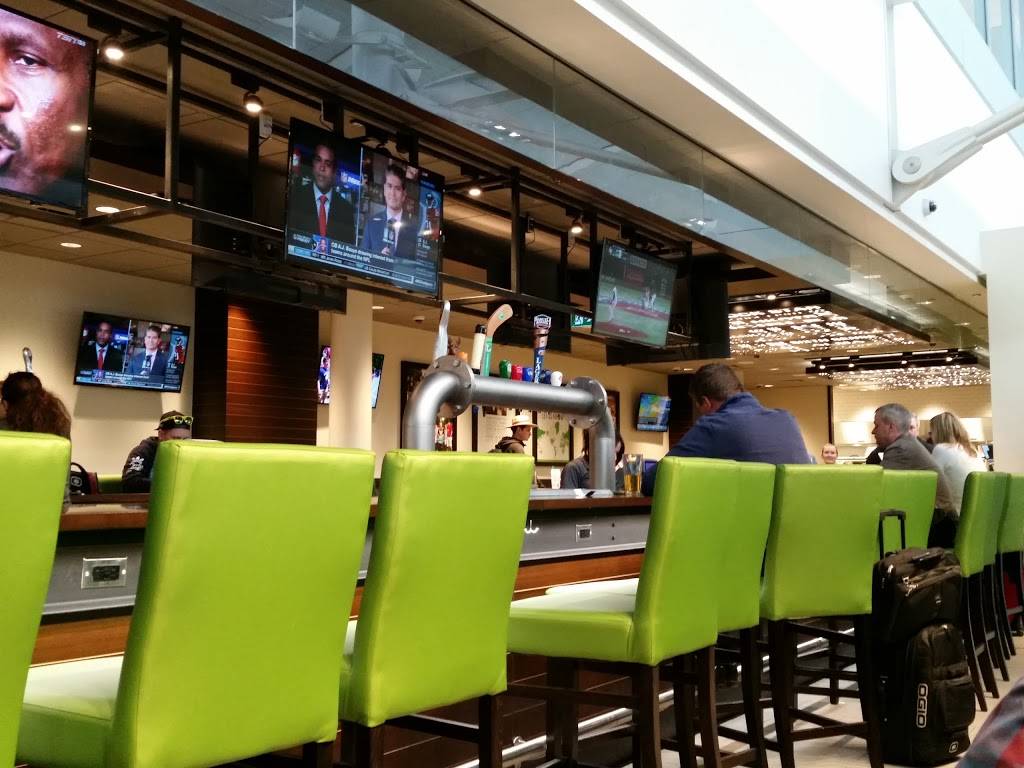 Wahlburgers | restaurant | 6301 Silver Dart Dr, Mississauga, ON L5P 1B2, Canada | 4167762576 OR +1 416-776-2576