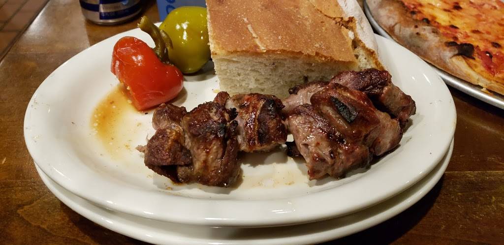 Santarpios Pizza | restaurant | 71 Newbury St, Peabody, MA 01960, USA | 9785351811 OR +1 978-535-1811