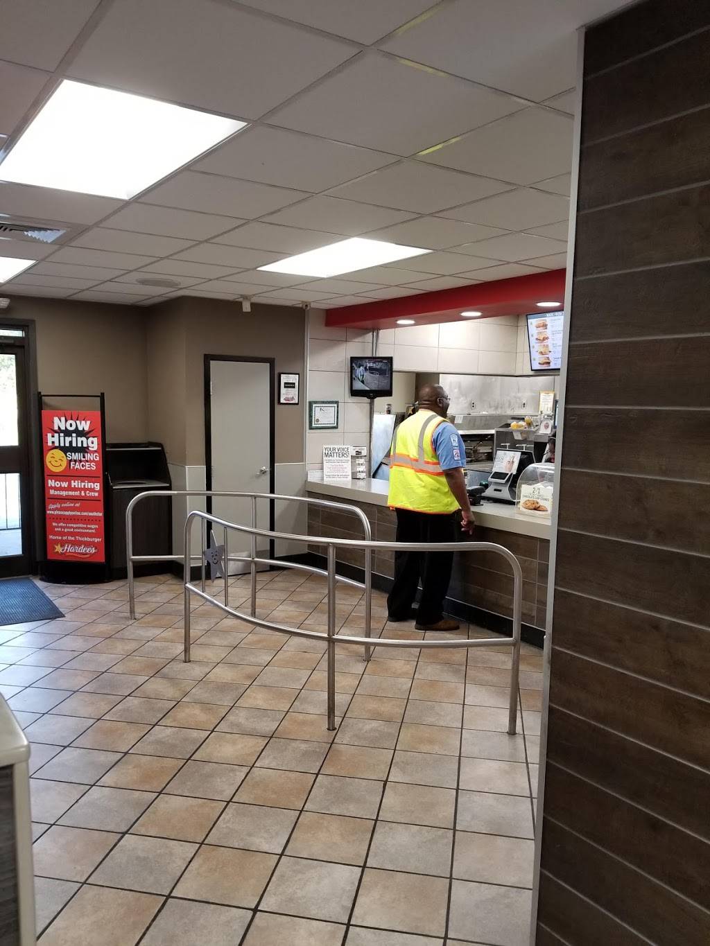 Hardees | restaurant | 486 US-601, Lugoff, SC 29078, USA | 8034385518 OR +1 803-438-5518