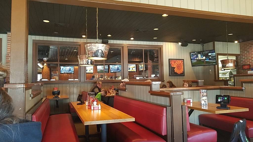 Chilis Grill & Bar | restaurant | 8350 NW Roanridge Rd, Kansas City, MO 64151, USA | 8167414433 OR +1 816-741-4433