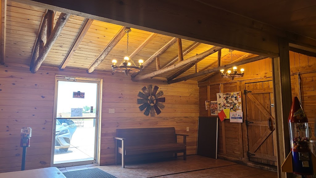 Desis Restaurant | restaurant | 142 School House St, Batesville, TX 78829, USA | 8303764403 OR +1 830-376-4403