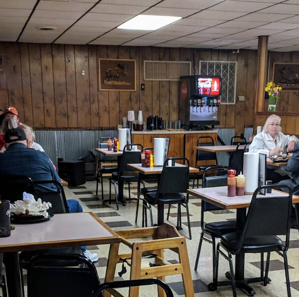 Triple E BBQ North 37 | restaurant | 706 Robinson Dr, Marion, IL 62959, USA | 6189975559 OR +1 618-997-5559