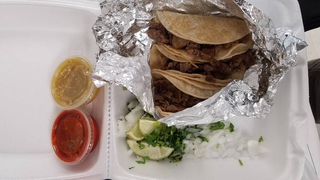 La Hechizera | restaurant | 924 N Collins St, Arlington, TX 76011, USA | 8178041128 OR +1 817-804-1128