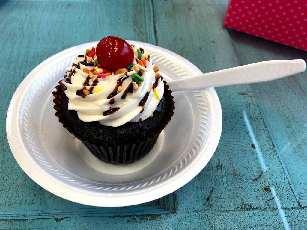 Small Cakes | restaurant | 330 Bland Blvd, Newport News, VA 23602, USA | 7573690890 OR +1 757-369-0890