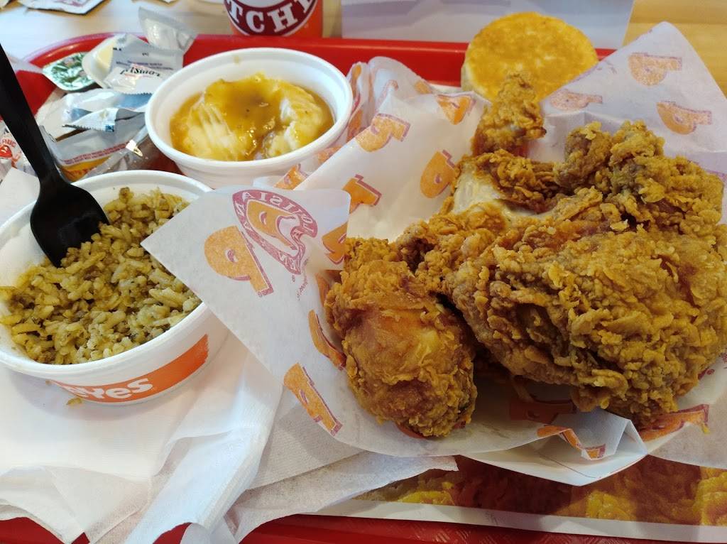 Popeyes Louisiana Kitchen | restaurant | 3507 W Noble Ave, Visalia, CA 93277, USA | 5593727333 OR +1 559-372-7333