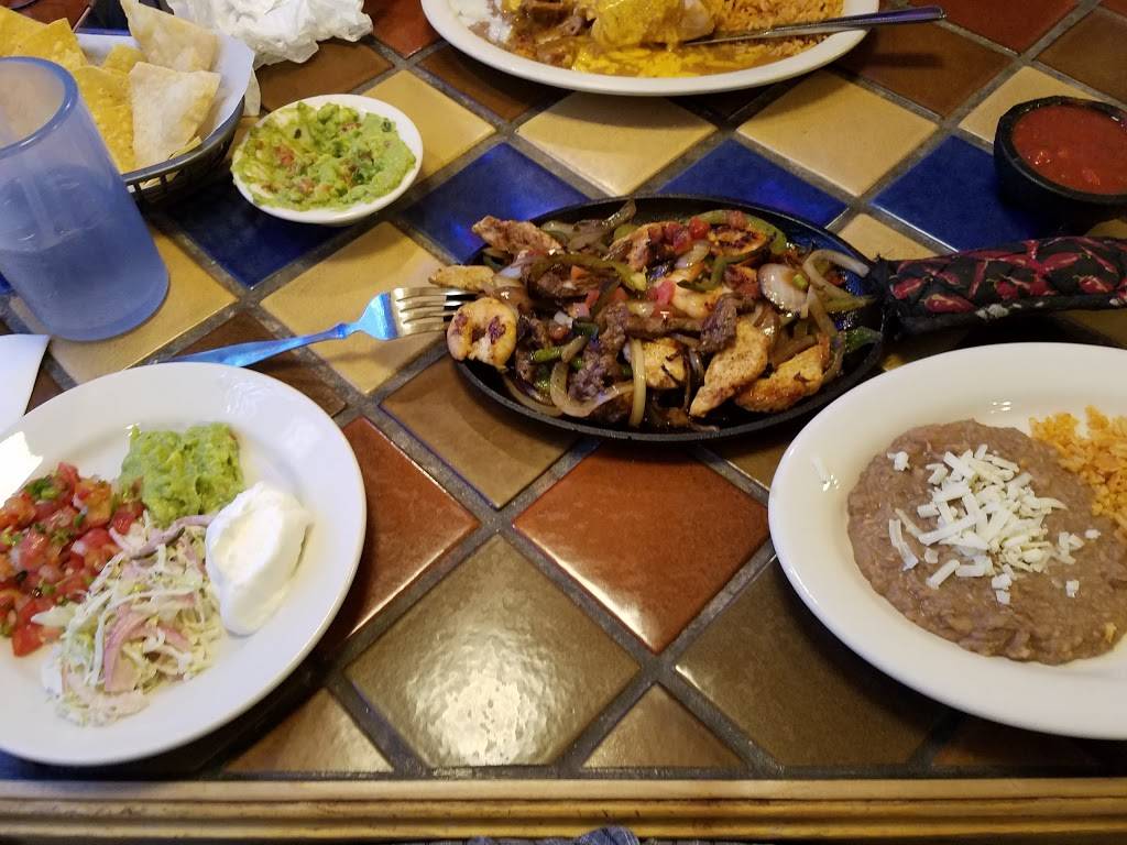 Coyotes | restaurant | 14015 CA-88, Lockeford, CA 95237, USA | 2097275900 OR +1 209-727-5900