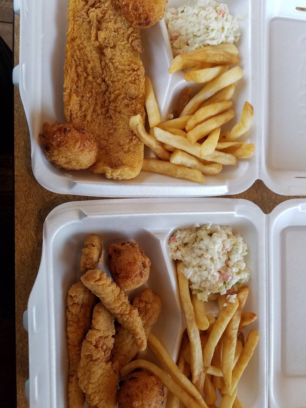 Captain Ds | restaurant | 4404 Elvis Presley Blvd, Memphis, TN 38116, USA | 9013323095 OR +1 901-332-3095