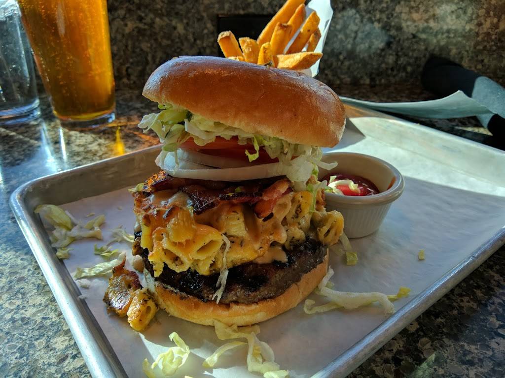 Henrys Tavern | Portland Airport | restaurant | 7000 NE Airport Way c2192, Portland, OR 97218, USA | 5039247909 OR +1 503-924-7909