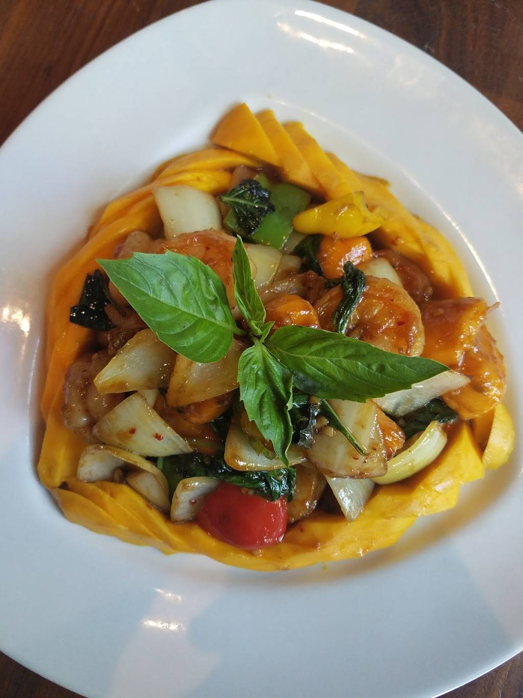 Red Onion Thai Cuisine | restaurant | 1123 NW 23rd Ave, Portland, OR 97210, USA | 5032082634 OR +1 503-208-2634