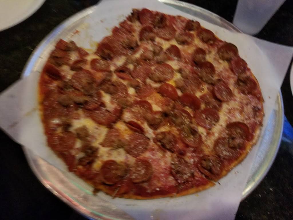 Classic Pizza | restaurant | 543 S High St, Columbus, OH 43215, USA | 6142287000 OR +1 614-228-7000