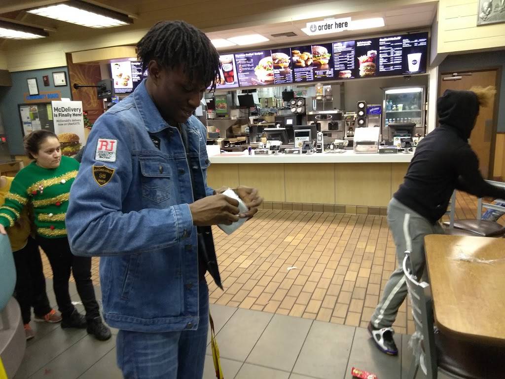 McDonalds | cafe | 4731 Mack Rd, Sacramento, CA 95823, USA | 9163999122 OR +1 916-399-9122