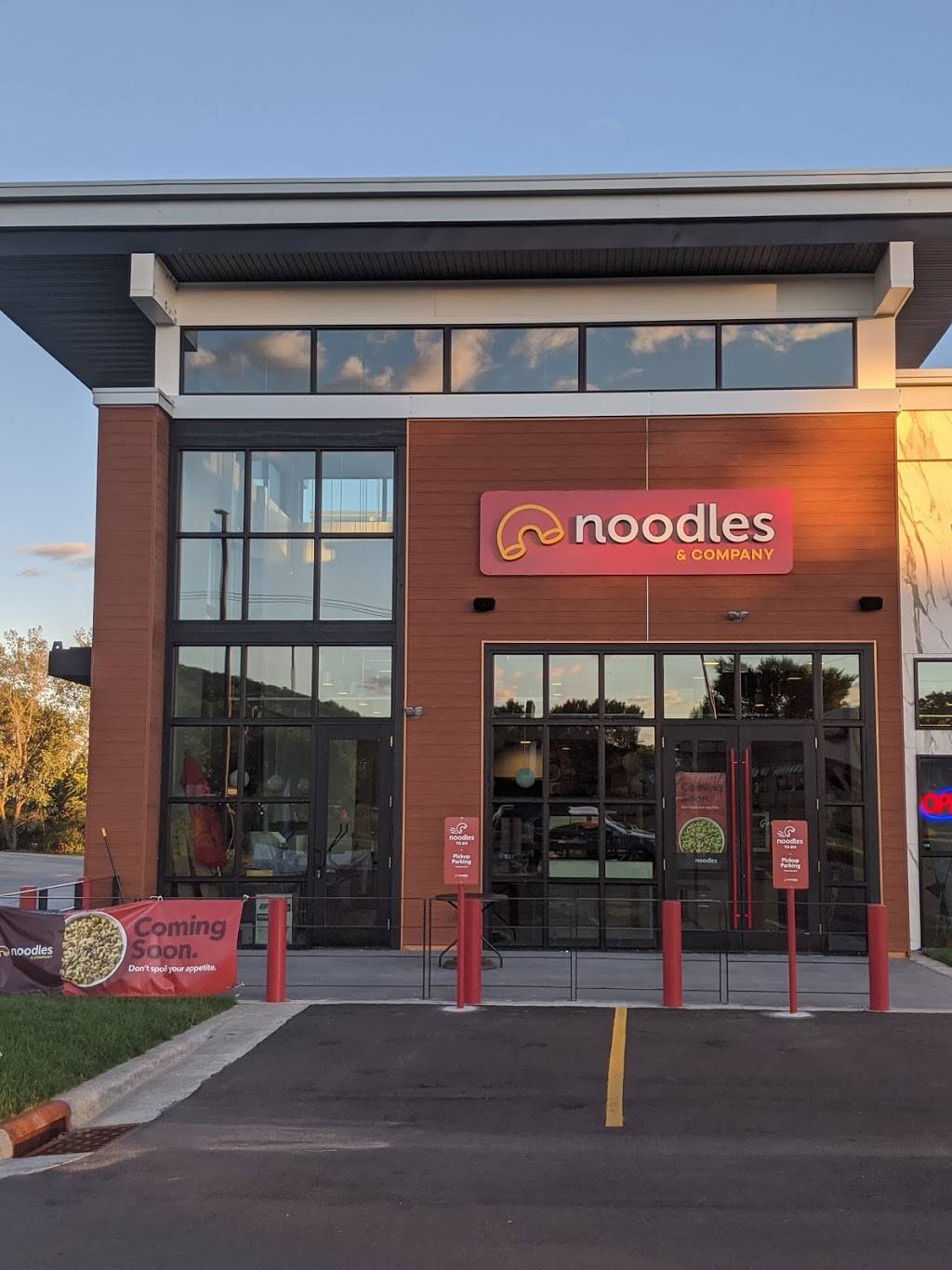 Noodles and Company | restaurant | 9417 WI-16 Suite 100, Onalaska, WI 54650, USA | 6085795777 OR +1 608-579-5777