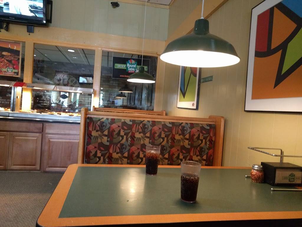 Round Table Pizza | meal delivery | 1160 S Main St, Salinas, CA 93901, USA | 8317577400 OR +1 831-757-7400