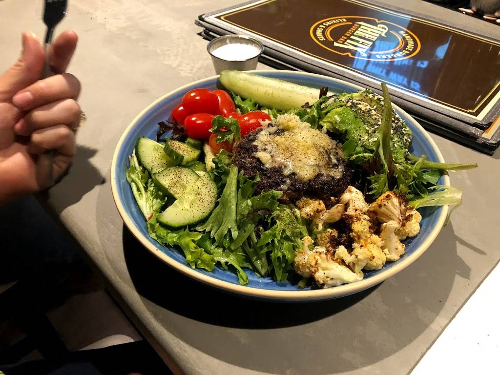 The Fix Burger Bar | restaurant | 139 Lakeside Ave, Marlborough, MA 01752, USA | 5085731819 OR +1 508-573-1819