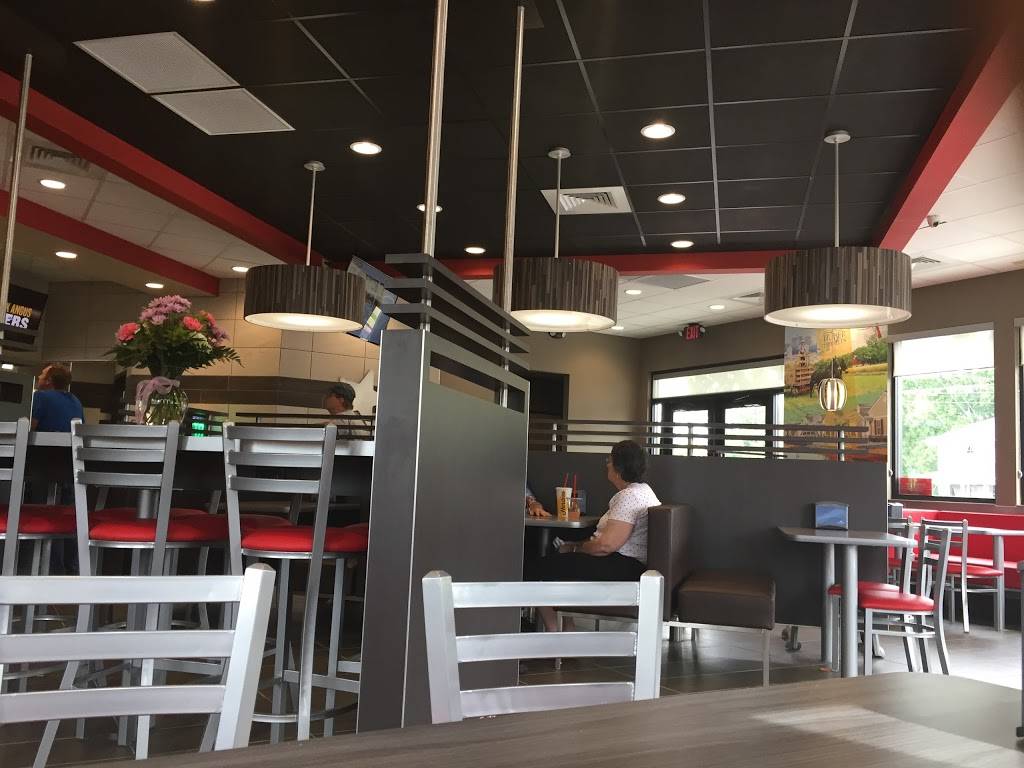 Hardees | restaurant | 7508 Brandt Pike, Huber Heights, OH 45424, USA | 9372361204 OR +1 937-236-1204