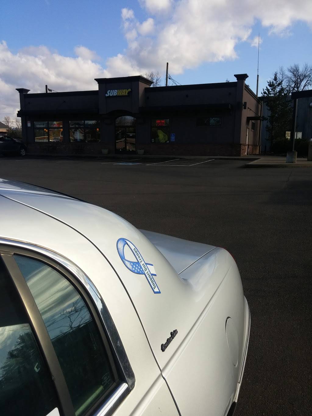 Subway | restaurant | 1280 10th Ave S, Sweet Home, OR 97386, USA | 5412248418 OR +1 541-224-8418