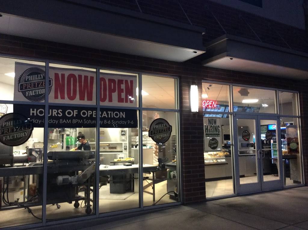 Philly Pretzel Factory | restaurant | 3300 E Broad St #160, Mansfield, TX 76063, USA | 9723489478 OR +1 972-348-9478