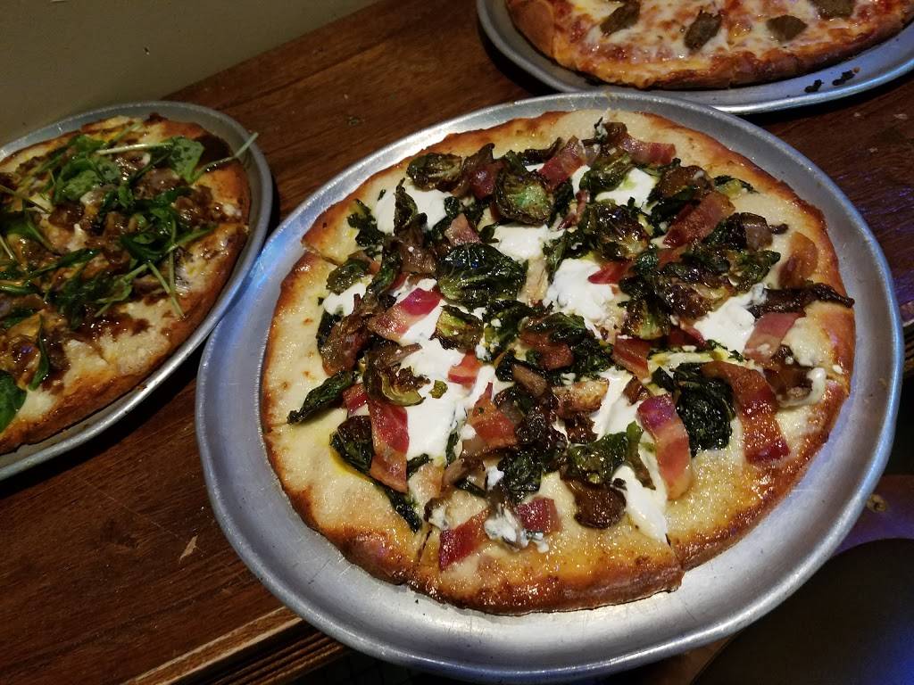 Della Roses Avenue Tavern | restaurant | 8153 Honeygo Blvd, Baltimore, MD 21236, USA | 4109338861 OR +1 410-933-8861