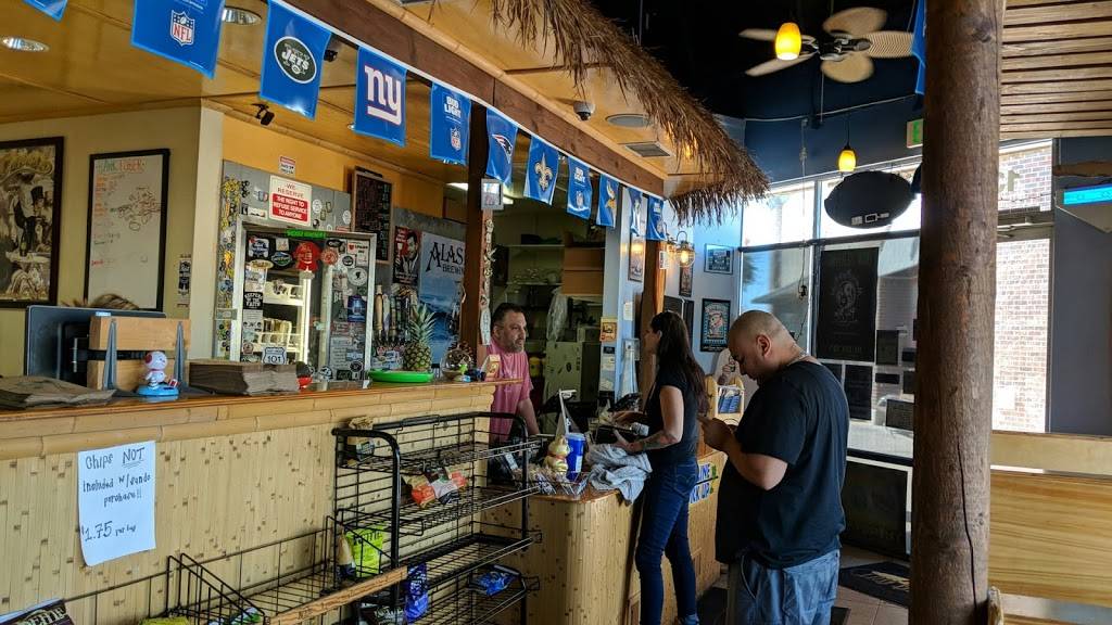 Beach Hut Deli | restaurant | 767 Ikea Ct #130, West Sacramento, CA 95605, USA | 9163769110 OR +1 916-376-9110