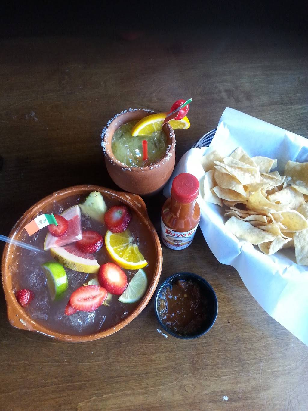 La Veros Mexican Seafood & Bar | restaurant | 231 W 5th St, Oxnard, CA 93030, USA | 8052407604 OR +1 805-240-7604