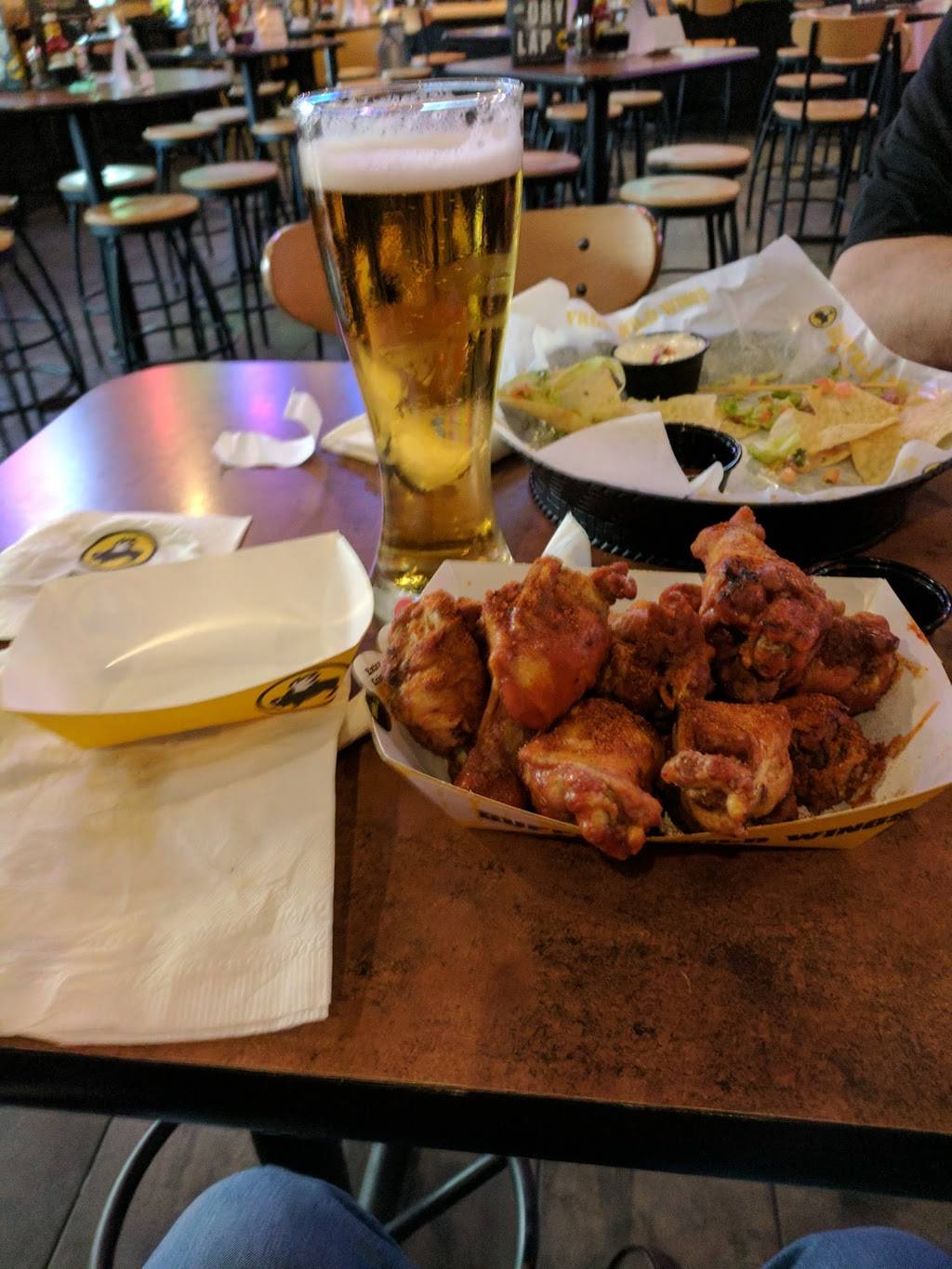 Buffalo Wild Wings | restaurant | 1430 N Meacham Rd, Schaumburg, IL 60173, USA | 8478855870 OR +1 847-885-5870