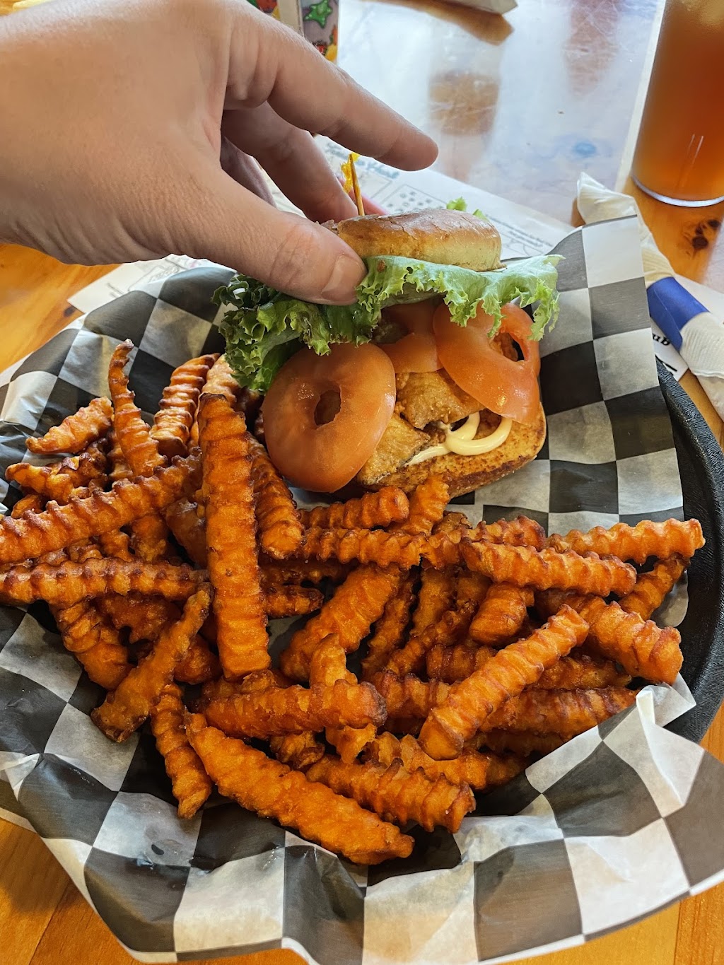 Jacks Grub & Pub | restaurant | 9915 W 6 Mile Rd, Brimley, MI 49715, USA | 9062481045 OR +1 906-248-1045