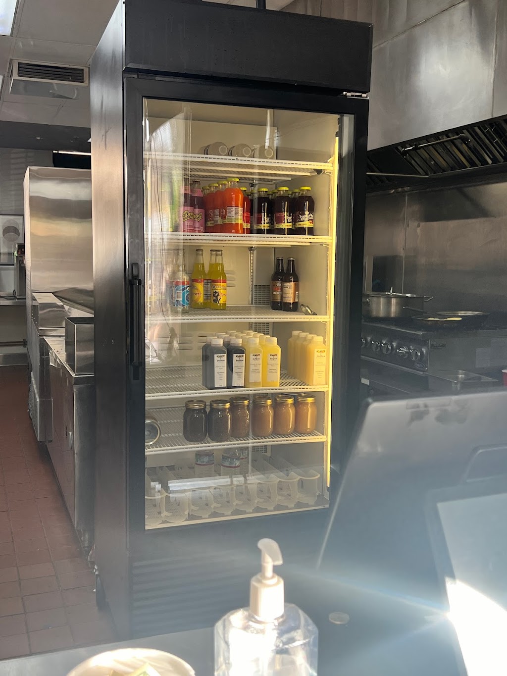 Jamdung Jamaican Restaurant | restaurant | 23100 Alessandro Blvd suite g, Moreno Valley, CA 92552, USA | 9512082223 OR +1 951-208-2223