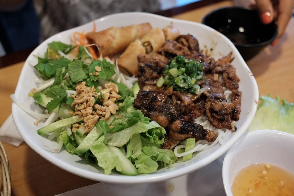 Pho Viet Cali | restaurant | 18111 Saticoy St, Reseda, CA 91335, USA | 8187571355 OR +1 818-757-1355