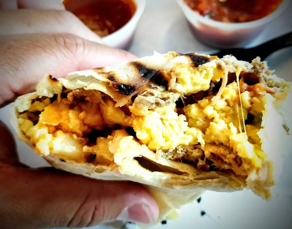 Phils BBQ | restaurant | Terminal 2 West, San Diego, CA 92101, USA | 6192266333 OR +1 619-226-6333