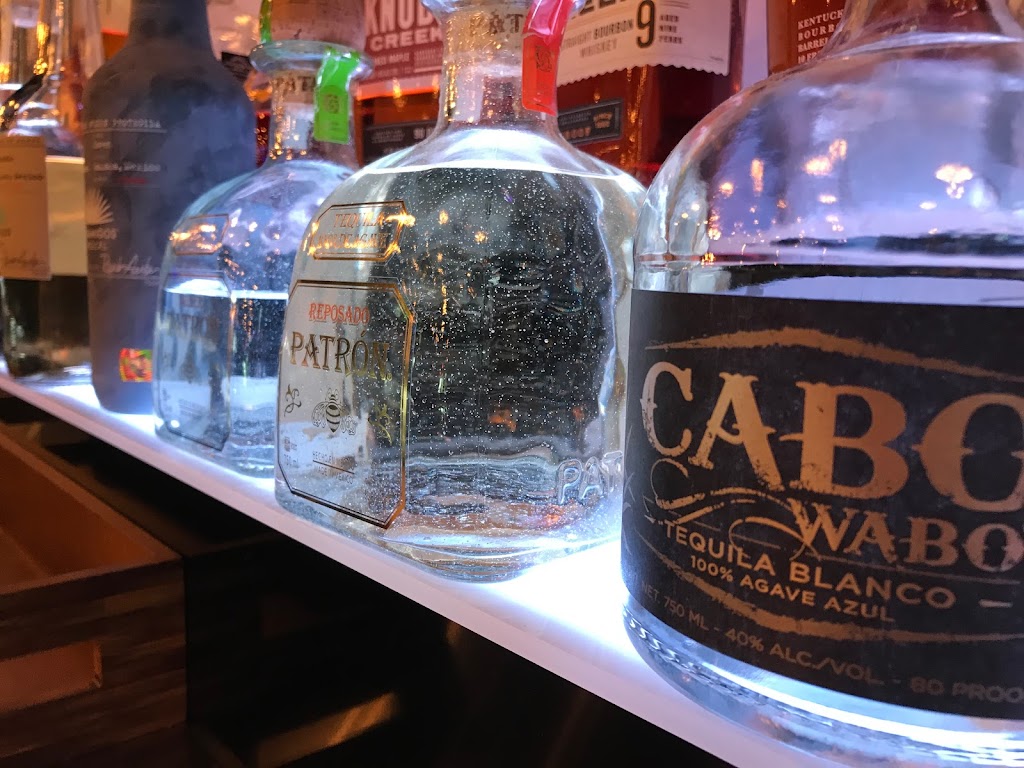 Game Changer Sports Bar and Grill | restaurant | 4 Orchard View Dr, Londonderry, NH 03053, USA | 6032161396 OR +1 603-216-1396