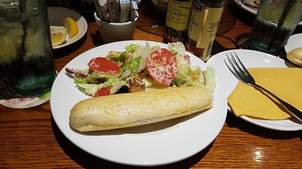 Olive Garden Italian Restaurant | meal takeaway | 200 Gorham Rd #800, South Portland, ME 04106, USA | 2078749005 OR +1 207-874-9005