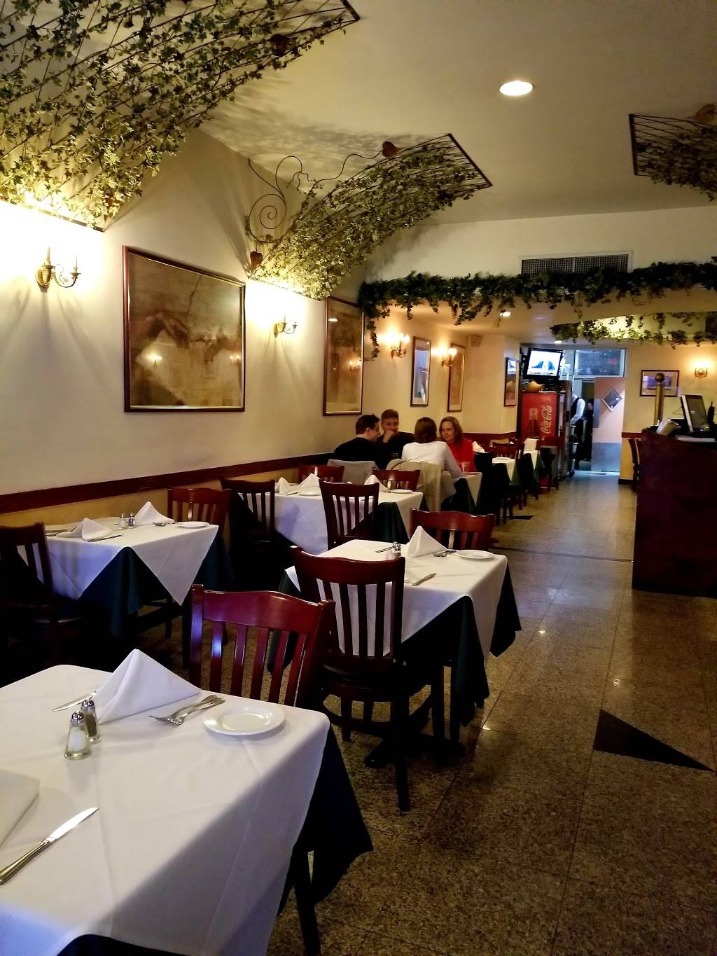 Joes | restaurant | 6611 Forest Ave, Ridgewood, NY 11385, USA | 7184971300 OR +1 718-497-1300