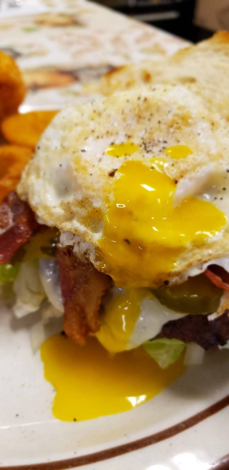 Crabby Dans Grill | restaurant | 1350 Pittsford Mendon Rd, Mendon, NY 14506, USA | 5856247760 OR +1 585-624-7760