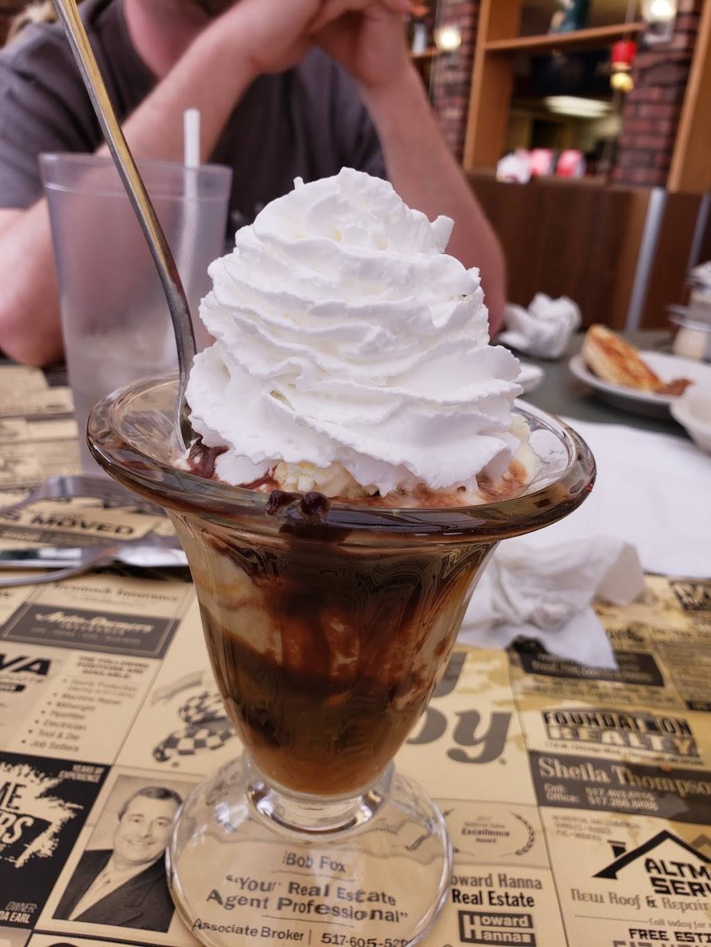 Big Boy | restaurant | 1610 S Main St, Chelsea, MI 48118, USA | 7345939929 OR +1 734-593-9929