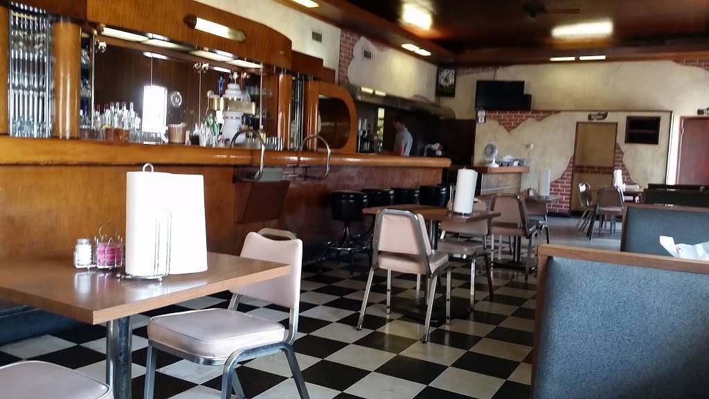 Wooden Shoe Inn | restaurant | 6 N Main St, Minster, OH 45865, USA | 4196282349 OR +1 419-628-2349